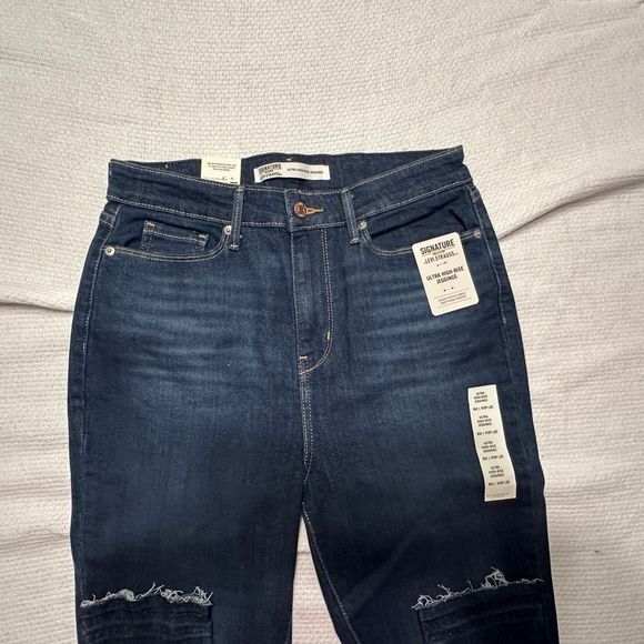Levi's Blue Skinny Jeans with Distressed Details - Picture 4 of 15